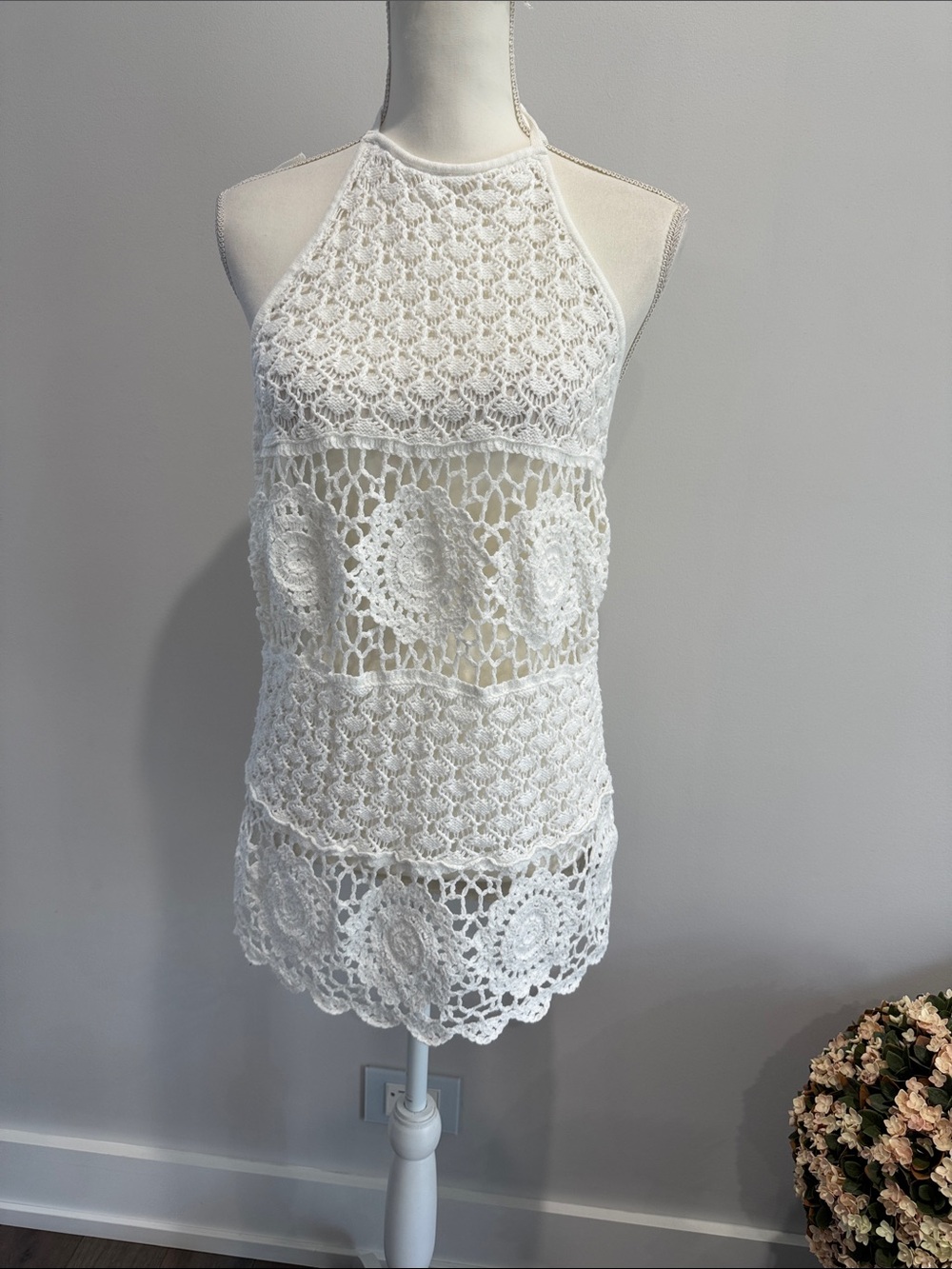 Hollister White Crochet Halter Camisole Sz S